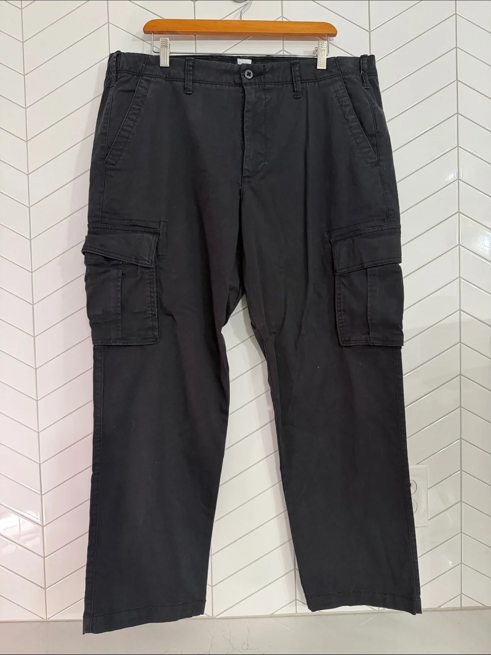 GAP Essential Straight Black Men's Cargo Pants with 38/30